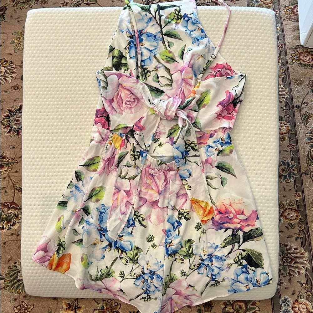 Show Me Your MuMu Floral Romper-sz large - Picture 7 of 8